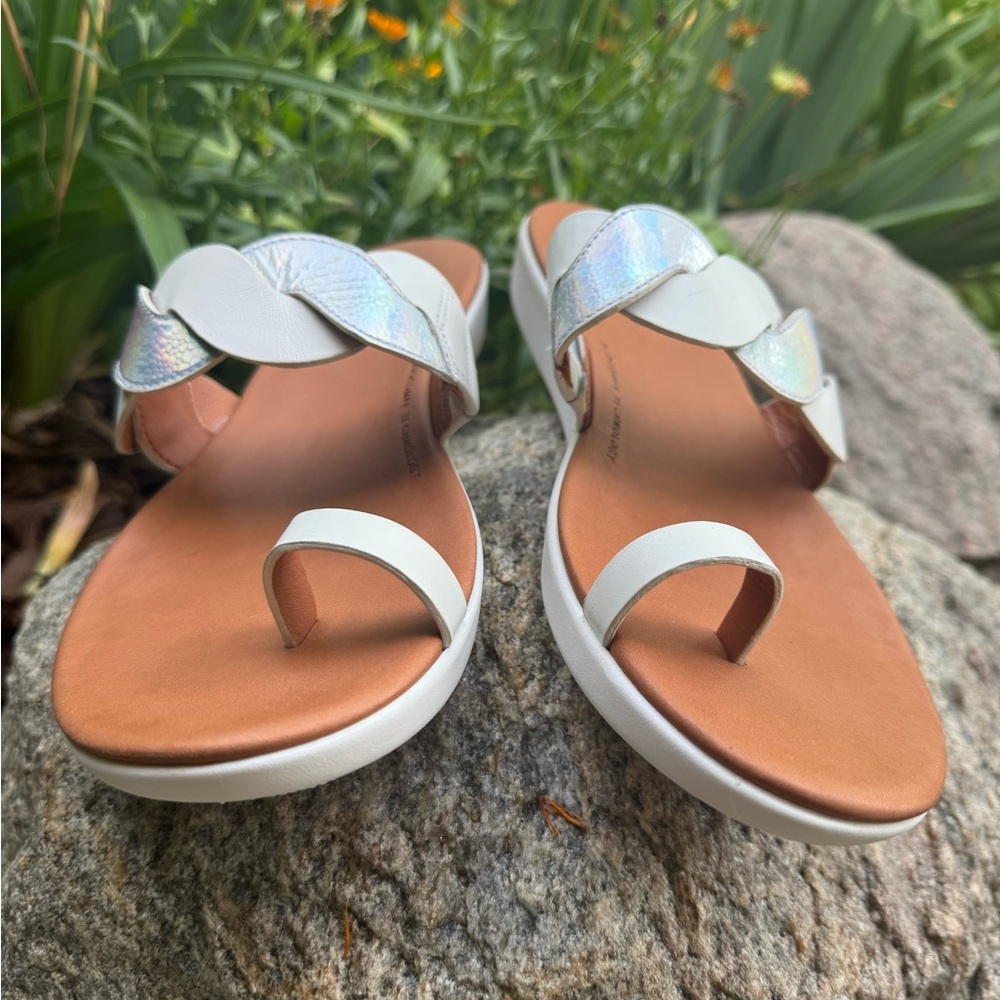 Fitflop White and Silver Minimalist Orthopedic Sandals - Picture 7 of 8